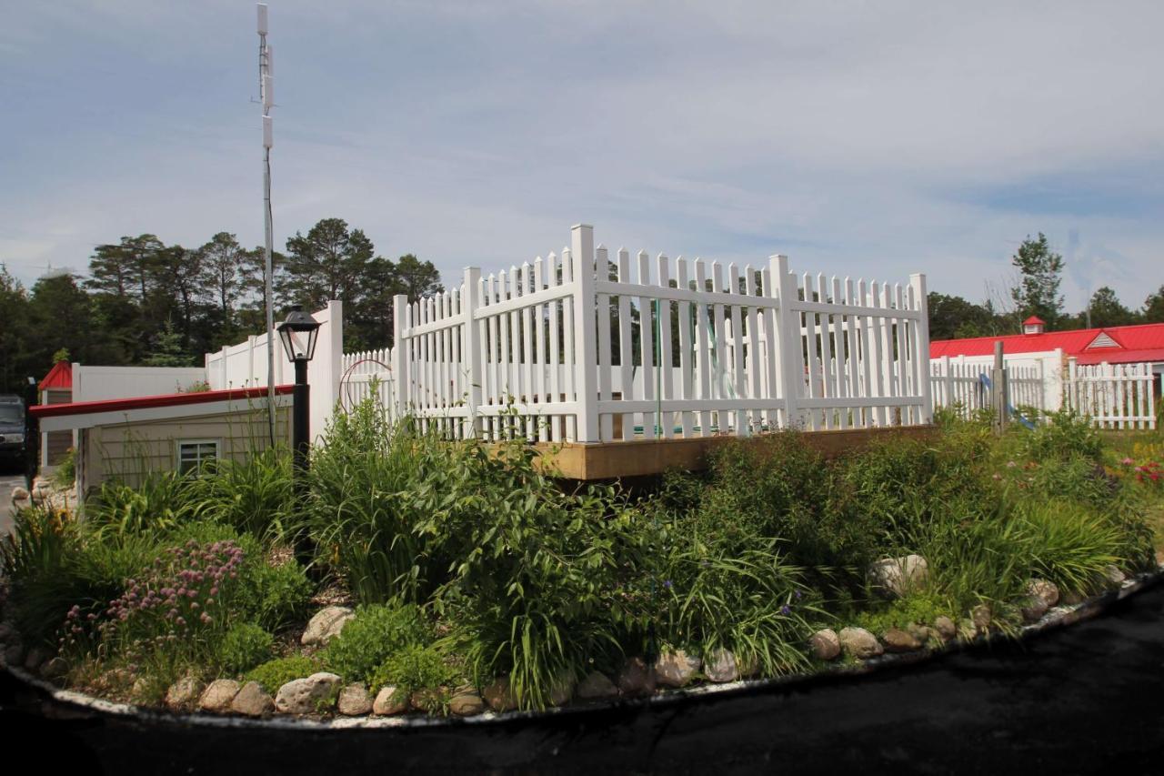 Mackinac Lake Trail Motel Mackinaw City Bilik gambar